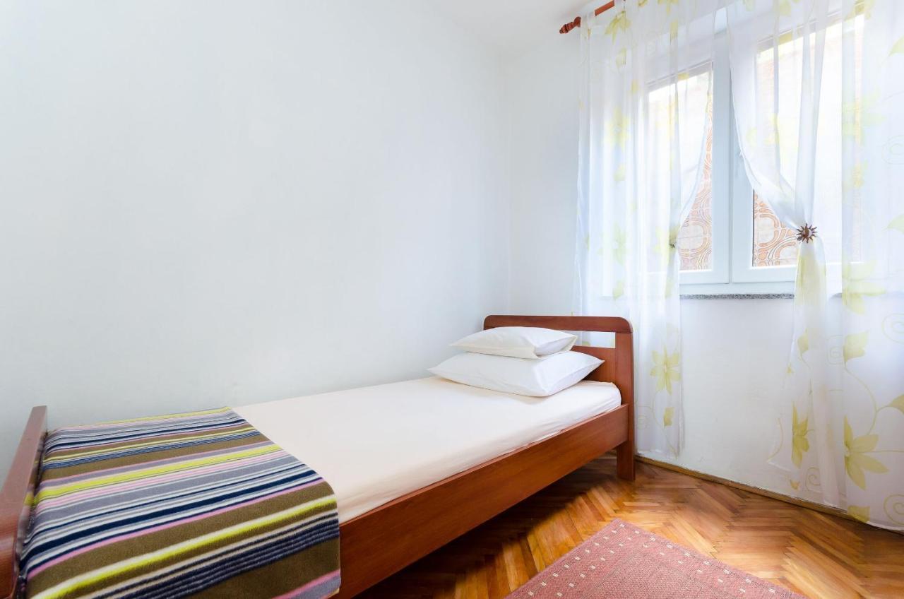 Apartment Milan Senj  Esterno foto